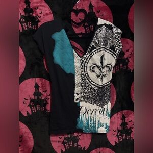 Dereon Black and Teal and white Graphic Tee